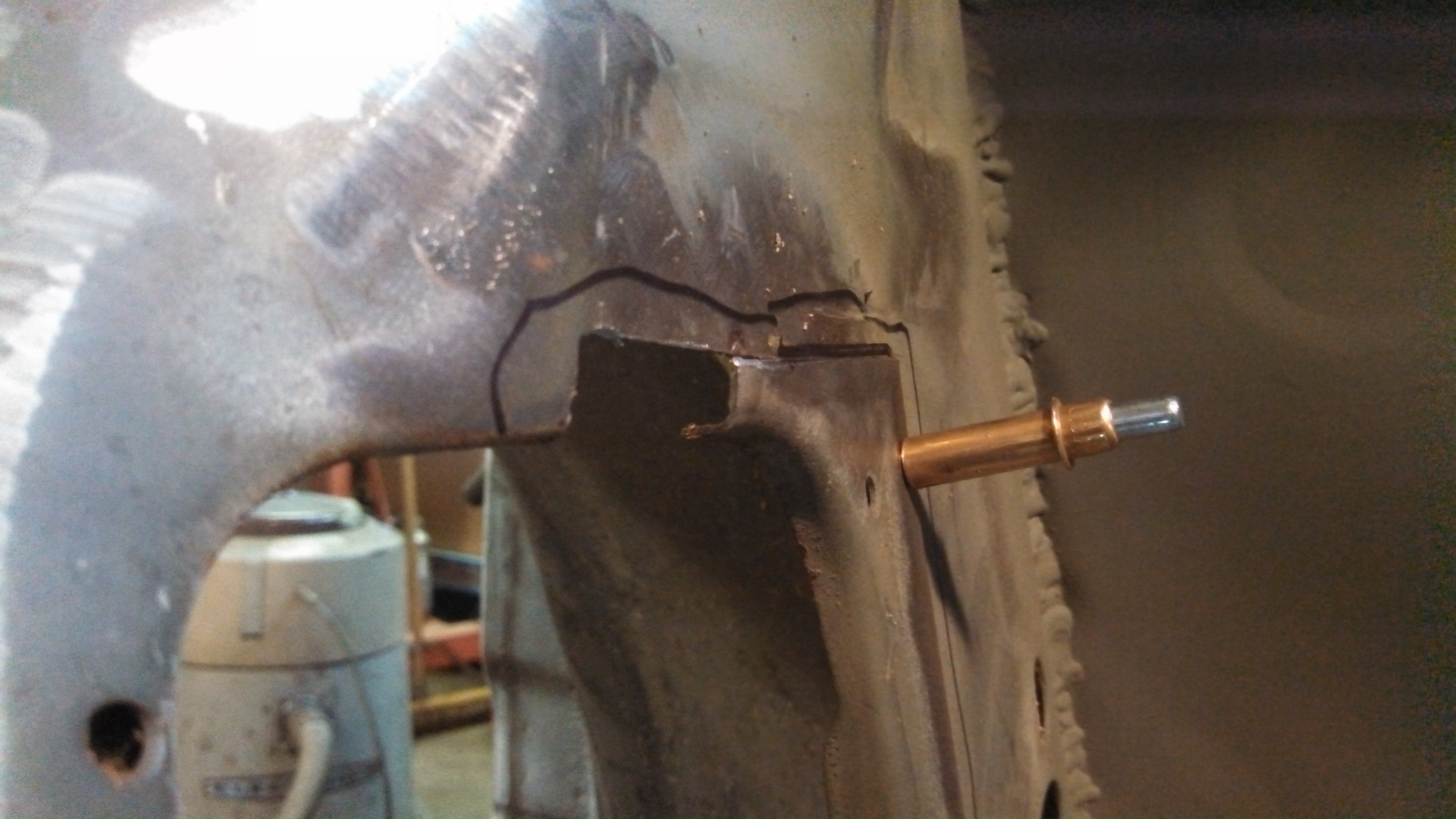 steering arm holes weld detail.jpg