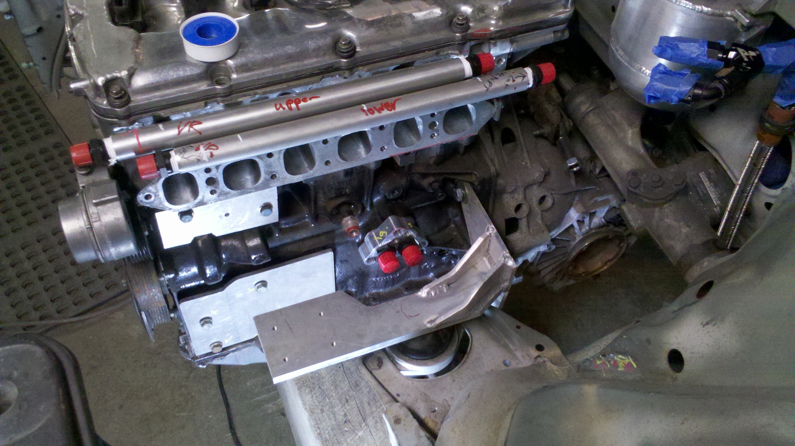 drivers side eng arm gettign there2.jpg