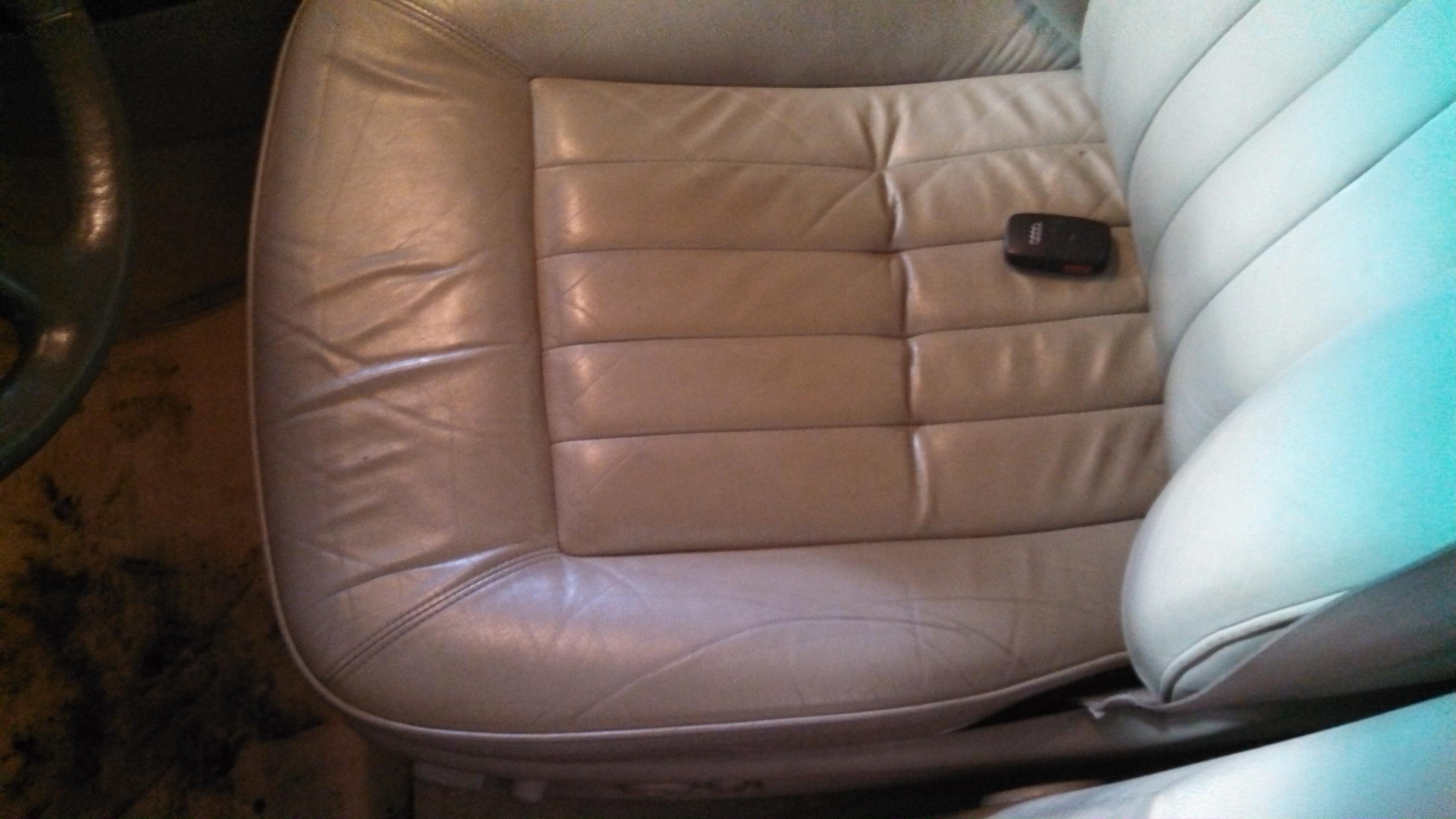 new to me a8 drivers seat.jpg