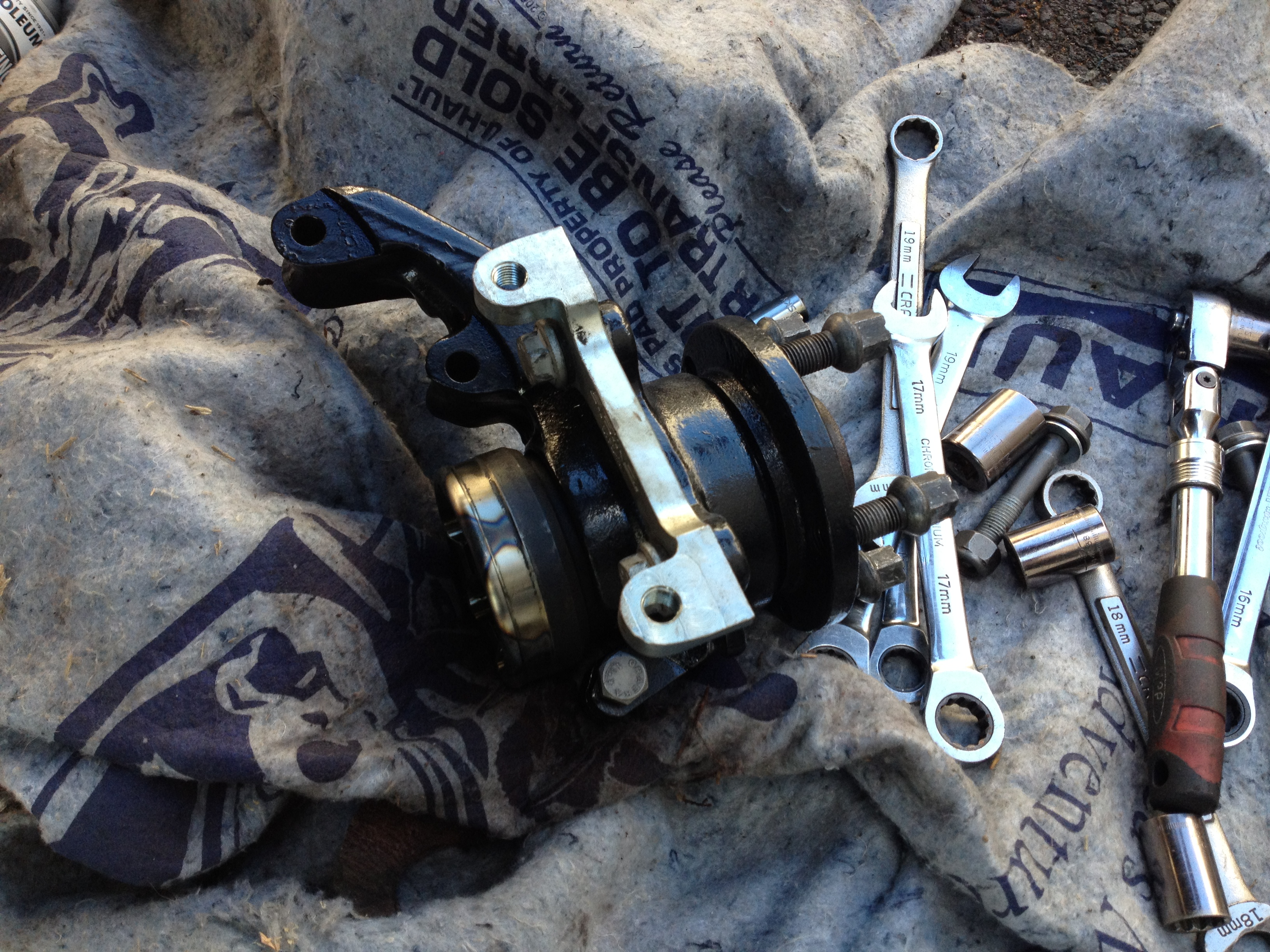 Sebastian's CQ91' front brakes bracket .JPG