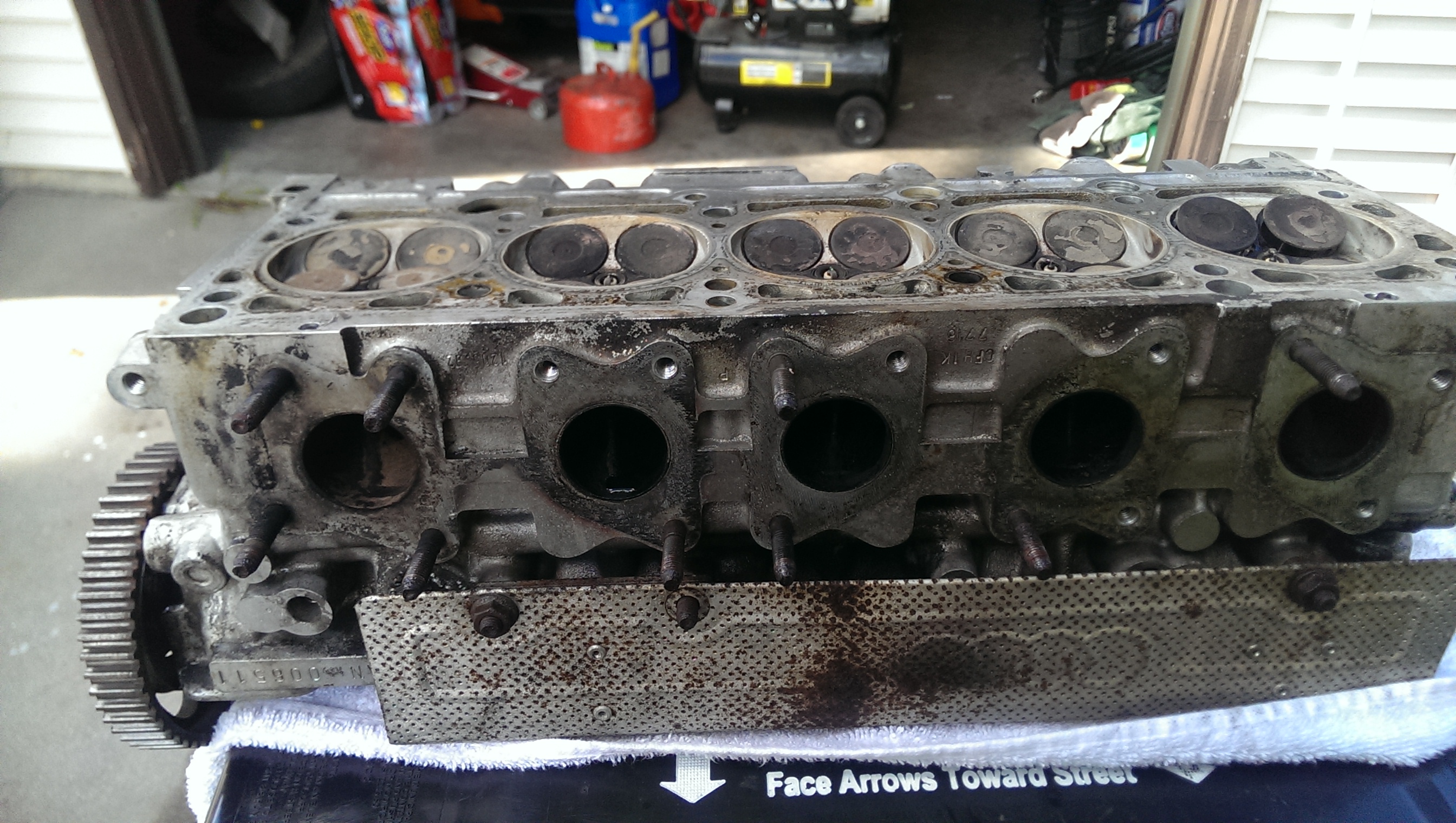 Aan cylinder head