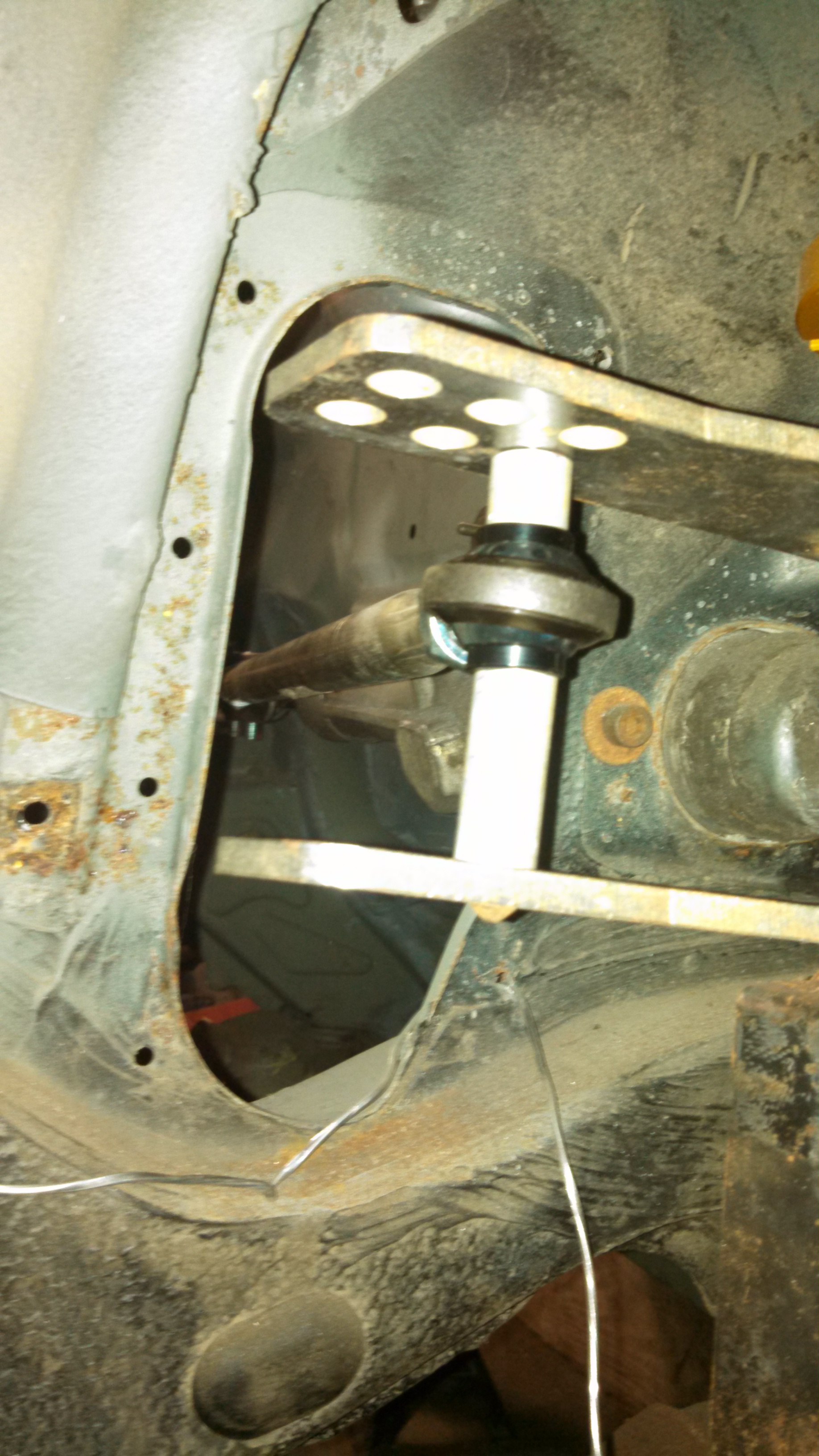 HTMS steering arms in wheelwell.jpg